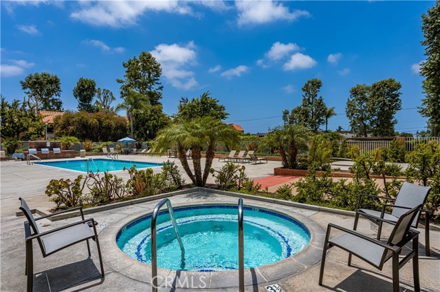 6600 Warner Avenue, Huntington Beach CA: https://media.crmls.org/medias/9f83697d-4cfc-4185-9980-f101efa5d4dc.jpg