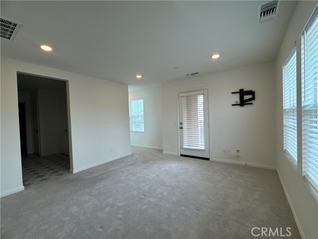 Detail Gallery Image 11 of 21 For 4011 E Coronado Privado, Ontario,  CA 91761 - 3 Beds | 2/1 Baths