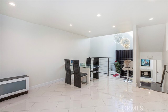 Detail Gallery Image 10 of 28 For 5456 Hermitage Ave #8,  Valley Village,  CA 91607 - 2 Beds | 2 Baths