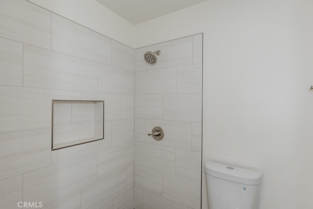 https://media.crmls.org/medias/9f83e805-5abf-4ccf-8eed-0000d6aecf44.jpg?preset=X-Large