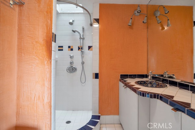 2052 N Alvarado N Street, Los Angeles CA: https://media.crmls.org/medias/9f848bad-a3ac-49cb-9430-272ac797ec28.jpg
