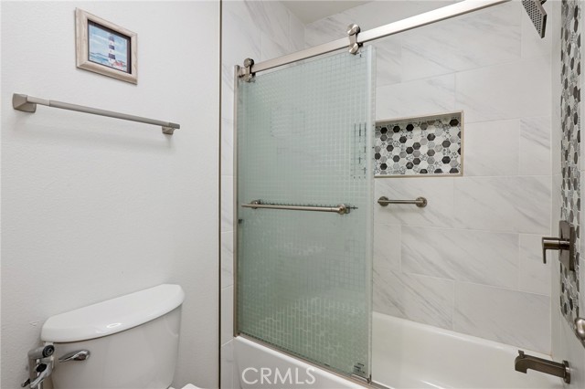 2960 Champion Way, Tustin CA: https://media.crmls.org/medias/9f84ccb4-f878-433d-a28f-bc39a030ea51.jpg