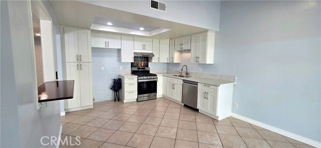 Detail Gallery Image 6 of 19 For 15839 Ada St, Canyon Country,  CA 91387 - 3 Beds | 2 Baths