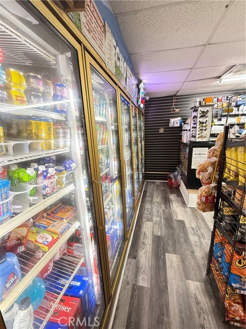 3738 S Cherry Avenue, Fresno CA: https://media.crmls.org/medias/9f856eaf-1328-4f76-9f8c-e56f9f1b41c9.jpg