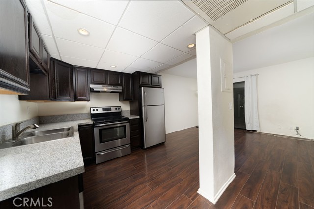 Detail Gallery Image 3 of 19 For 1450 Locust Ave #102,  Long Beach,  CA 90813 - 1 Beds | 1 Baths