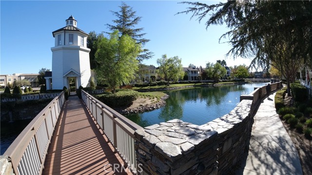 Detail Gallery Image 18 of 31 For 23420 Waterway Ln #15,  Valencia,  CA 91355 - 3 Beds | 2/1 Baths