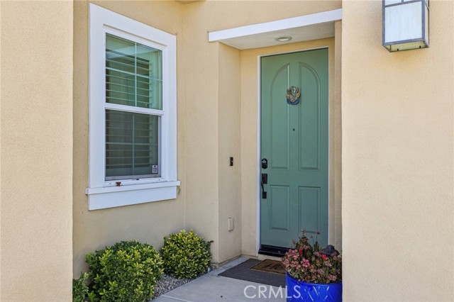 27631 Camellia Drive, Saugus CA: https://media.crmls.org/medias/9f85d04a-326e-4072-b04d-17e265f81513.jpg