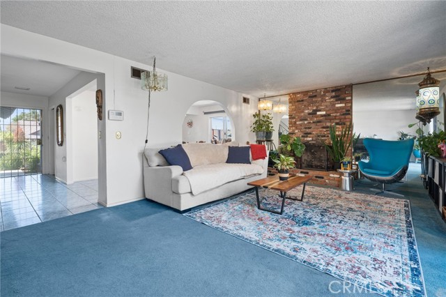 Detail Gallery Image 3 of 22 For 21428 Martin St, Carson,  CA 90745 - 4 Beds | 2 Baths