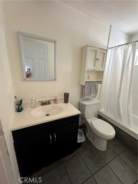 Detail Gallery Image 12 of 22 For 17225 Valley Bld #10,  Fontana,  CA 92335 - 3 Beds | 2 Baths