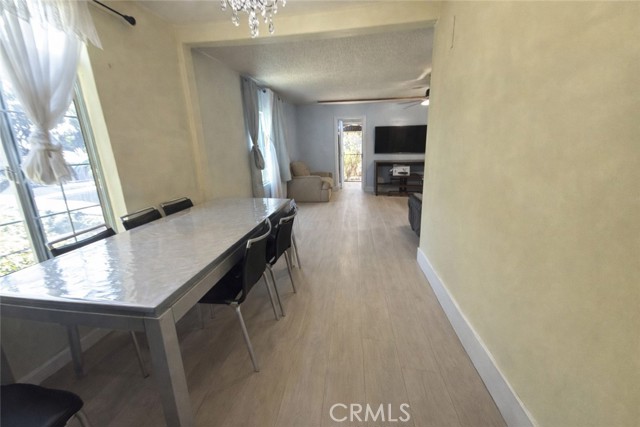 Detail Gallery Image 5 of 14 For 4061 W 101st, Inglewood,  CA 90304 - 3 Beds | 2 Baths