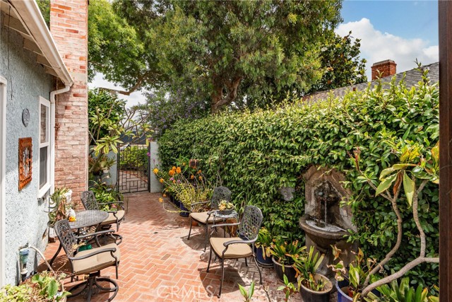 2322 W 156th Street, Gardena CA: https://media.crmls.org/medias/9f86e6c5-82f2-43cd-bc92-f72c1c5566e6.jpg