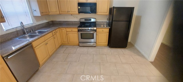 Detail Gallery Image 7 of 13 For 2818 2818 S Bronson #B,  Los Angeles,  CA 90018 - 2 Beds | 2 Baths