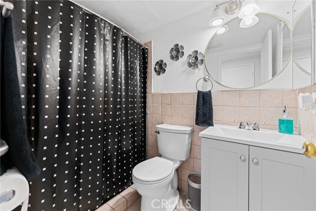 Detail Gallery Image 13 of 30 For 6043 Miles Ave, Huntington Park,  CA 90255 - 4 Beds | 3 Baths