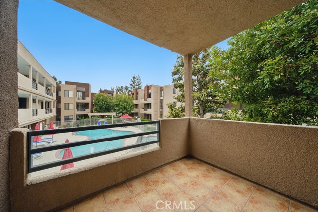 Detail Gallery Image 10 of 35 For 7826 Topanga Canyon Bld #218,  Canoga Park,  CA 91304 - 2 Beds | 2 Baths