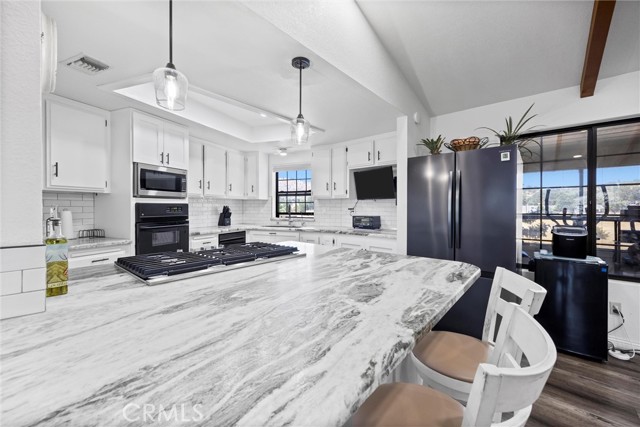 Detail Gallery Image 14 of 42 For 18581 St Andrews Dr, Tehachapi,  CA 93561 - 4 Beds | 3/1 Baths