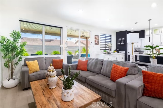 Detail Gallery Image 2 of 49 For 43955 Campo, Indio,  CA 92203 - 6 Beds | 2/1 Baths