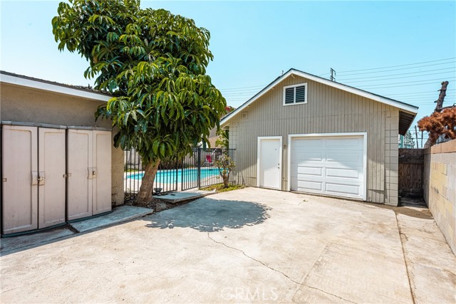 522 N Clark Street, Orange CA: https://media.crmls.org/medias/9f8ad7c4-2097-49c0-92d9-d9358af82ab5.jpg