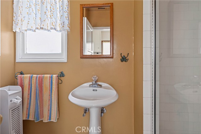 Detail Gallery Image 16 of 25 For 5544 Colbath, Sherman Oaks,  CA 91401 - 3 Beds | 2 Baths