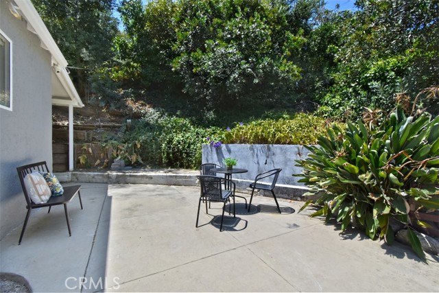 3753 Berry Drive, Studio City CA: https://media.crmls.org/medias/9f8c7362-9645-4490-874e-7b43807a0170.jpg