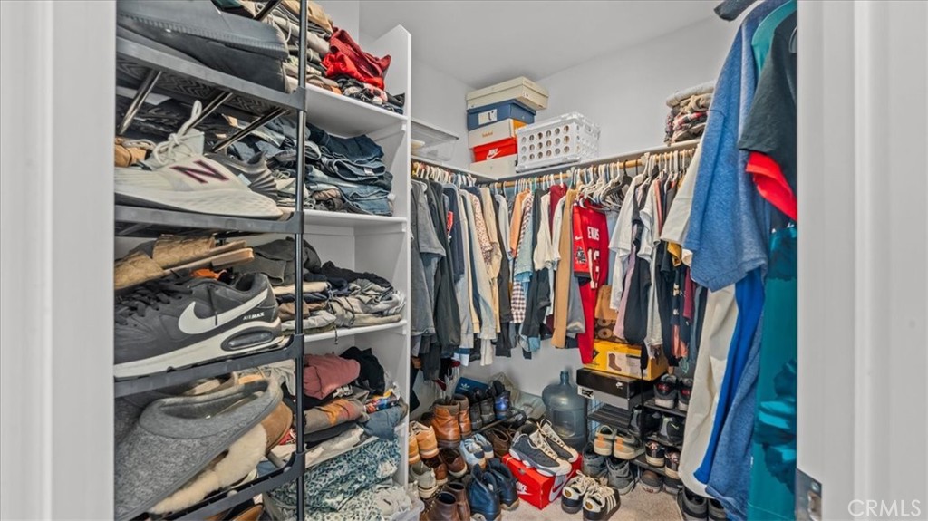 https://media.crmls.org/medias/9f8d1a31-7b69-416e-959f-11a1abef25a0.jpg?preset=X-Large