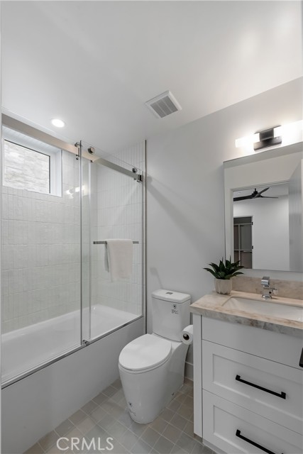 Detail Gallery Image 39 of 57 For 229 25th St, Manhattan Beach,  CA 90266 - 5 Beds | 5/2 Baths