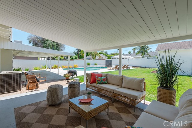 2116 E Thackery Street, West Covina CA: https://media.crmls.org/medias/9f8d8245-bbcd-4280-b237-5db656d8e747.jpg
