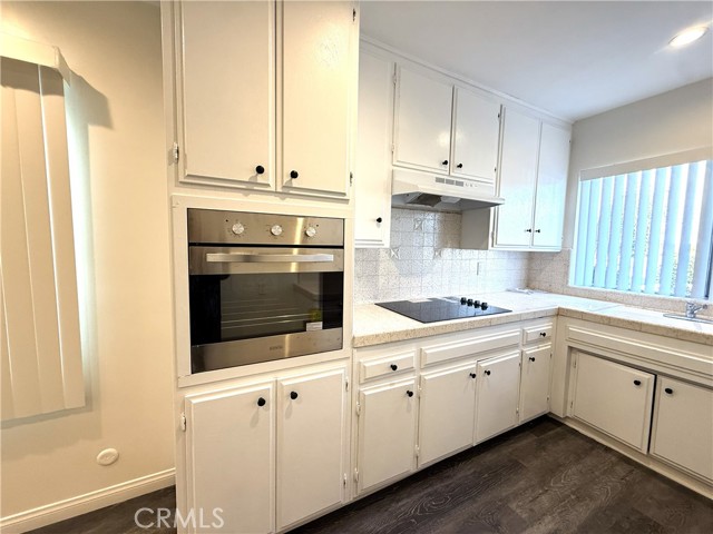 Detail Gallery Image 8 of 25 For 525 Fischer #1,  Glendale,  CA 91205 - 3 Beds | 2 Baths