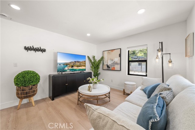 Detail Gallery Image 4 of 35 For 4912 Shaw Ln, Yorba Linda,  CA 92886 - 3 Beds | 2 Baths