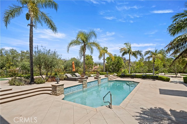 2535 Bronzewood Drive, Tustin CA: https://media.crmls.org/medias/9f9115b5-ebd5-4207-8f1c-9558cb9a5393.jpg