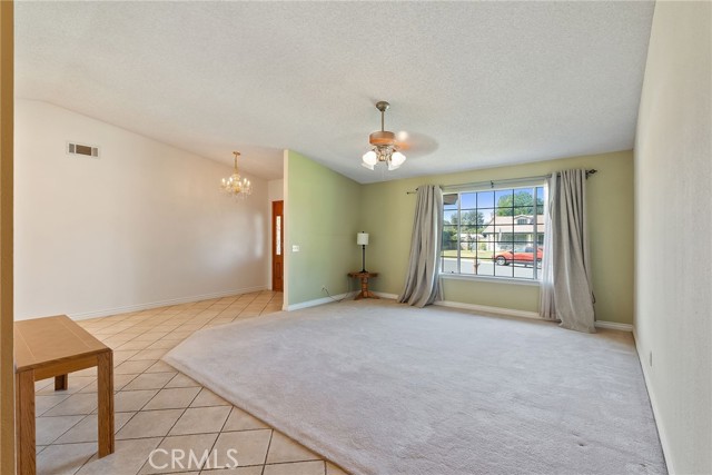 4740 Brookhill Ter, Jurupa Valley CA: https://media.crmls.org/medias/9f916fb0-408b-431d-b173-f5794b0cce15.jpg