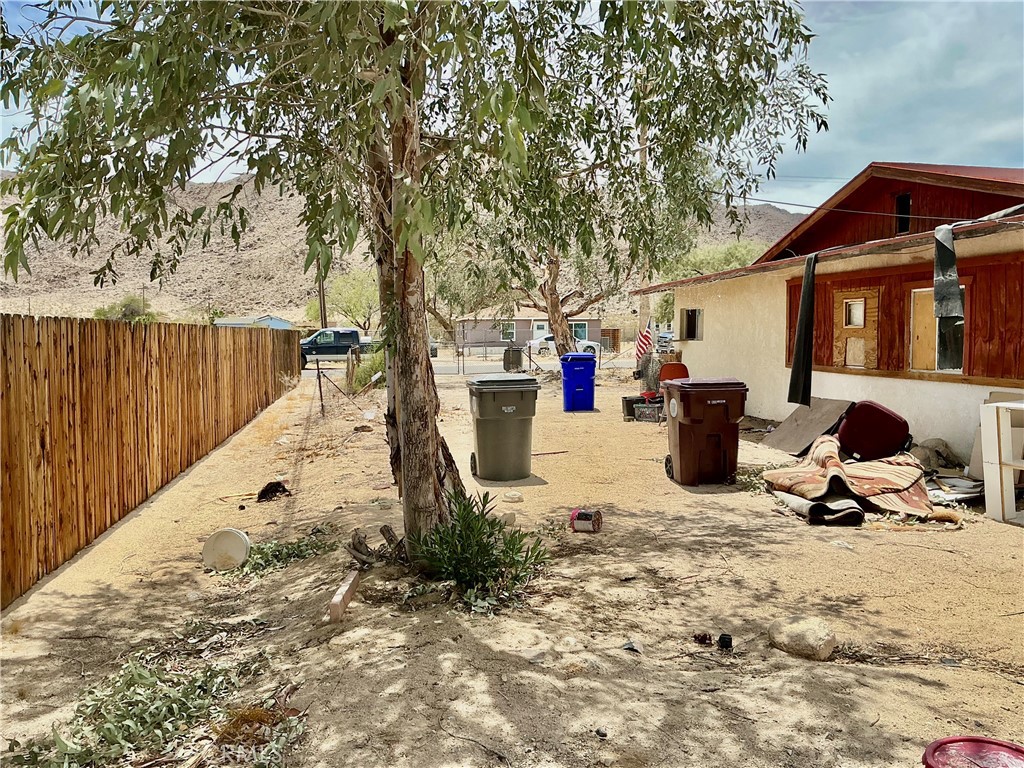 https://media.crmls.org/medias/9f92ddd8-c3d3-4049-b8f6-d65f54cd11c6.jpg?preset=X-Large