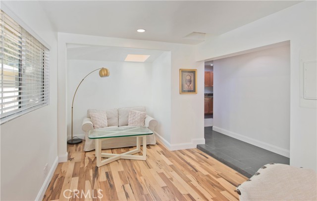 23329 Raymond Street, Chatsworth CA: https://media.crmls.org/medias/9f933718-ebf3-44d3-a529-179a1bf98627.jpg