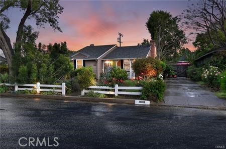 Detail Gallery Image 4 of 20 For 14018 Hesby St, Sherman Oaks,  CA 91423 - 3 Beds | 2 Baths