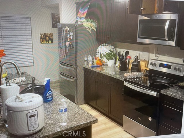 Detail Gallery Image 10 of 13 For 28378 Deer Brush Dr, Nuevo,  CA 92567 - 3 Beds | 2/1 Baths