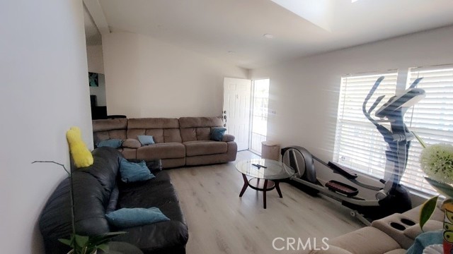 Detail Gallery Image 5 of 32 For 4080 W 1st St #271,  Santa Ana,  CA 92703 - 4 Beds | 2 Baths