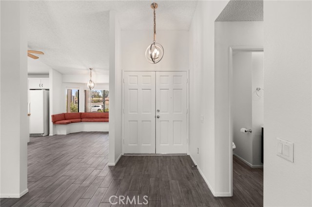 Detail Gallery Image 2 of 25 For 43922 Warner Trl, Palm Desert,  CA 92211 - 3 Beds | 2/1 Baths