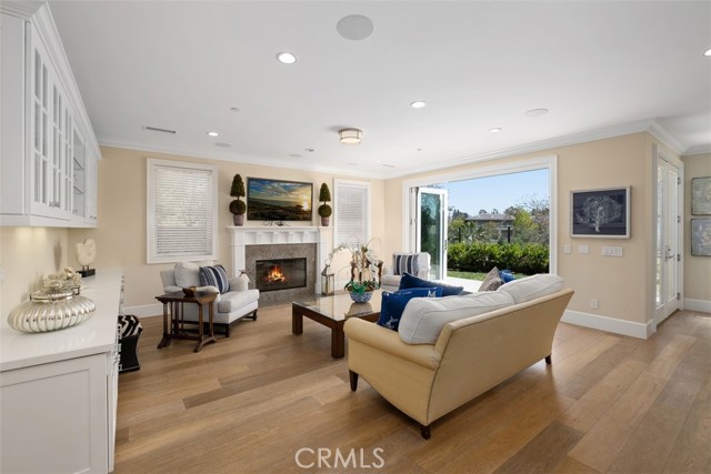 4 Summer House Lane, Newport Beach CA: https://media.crmls.org/medias/9f93b225-3c65-454b-91e2-700d638cf69e.jpg