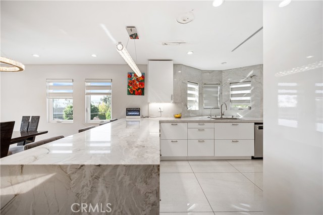 Detail Gallery Image 8 of 53 For 515 La Loma Rd, Glendale,  CA 91206 - 4 Beds | 5 Baths