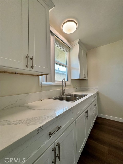 Detail Gallery Image 8 of 22 For 3402 3404 Gaviota #B,  Long Beach,  CA 90807 - 10 Beds | 8 Baths