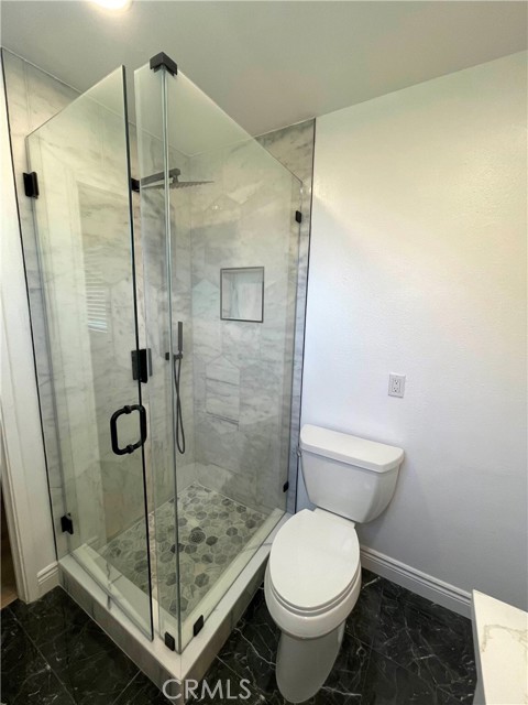 Detail Gallery Image 4 of 5 For 15061 Columbia Ln, Huntington Beach,  CA 92647 - 3 Beds | 2 Baths