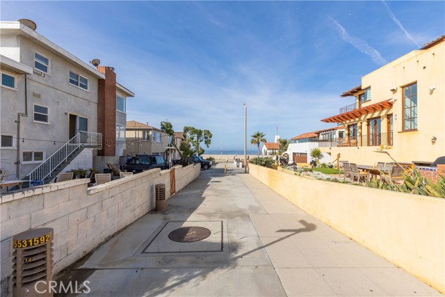 2227 Hermosa Avenue, Hermosa Beach, California 90254, 3 Bedrooms Bedrooms, ,2 BathroomsBathrooms,Residential,Sold,Hermosa,SB22057296