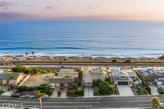 34571 Camino Capistrano, Dana Point CA: https://media.crmls.org/medias/9f957c94-3b72-4ebf-88bf-f9ee9e979c9c.jpg