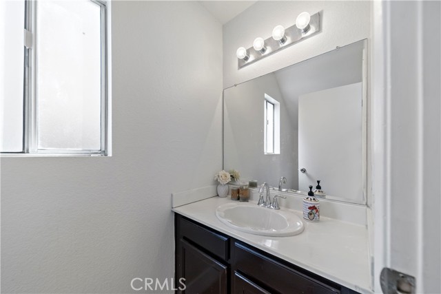 Detail Gallery Image 13 of 30 For 11334 Oak Knoll Dr, Fontana,  CA 92337 - 3 Beds | 2/1 Baths