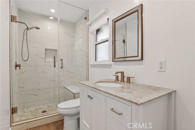 Detail Gallery Image 16 of 21 For 6565 Randi, Woodland Hills,  CA 91303 - 4 Beds | 3 Baths