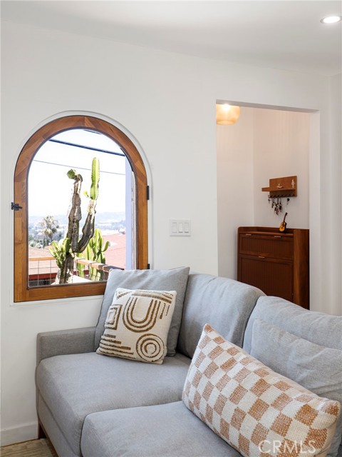 Detail Gallery Image 7 of 37 For 1336 Helen Dr, City Terrace,  CA 90063 - 2 Beds | 2 Baths