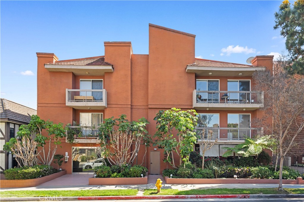 10326 Almayo Avenue #201