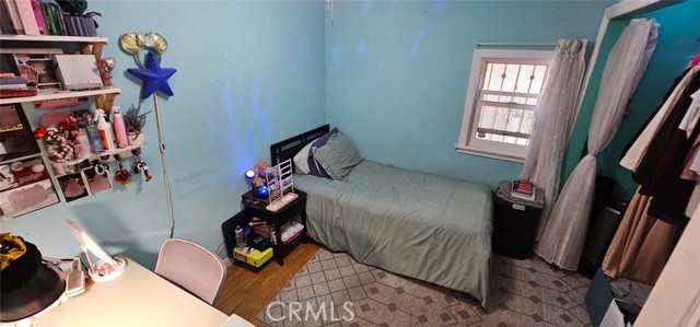 115 E 69th Street, Long Beach CA: https://media.crmls.org/medias/9f96cd29-833a-4ef7-b26b-a7545d762f3e.jpg