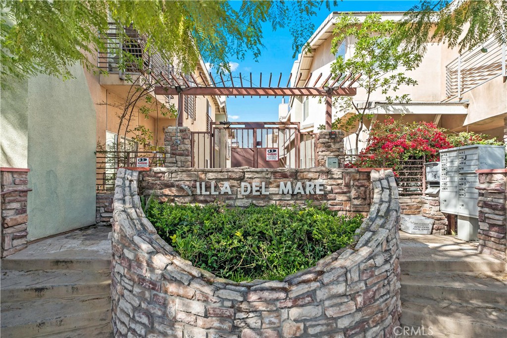 123 Dewey Ave #D