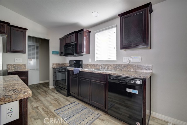 3700 Buchanan, Riverside CA: https://media.crmls.org/medias/9f978b74-c689-4c6e-8472-a89bdcf8fc7f.jpg