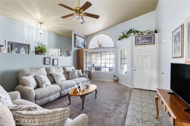 Detail Gallery Image 4 of 26 For 815 Georgiana Ct, Perris,  CA 92570 - 3 Beds | 2 Baths